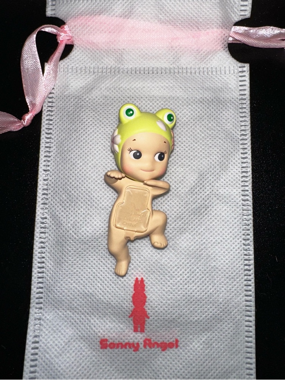 100% authentic Sonny Angel Cherry Blossom Hipper (Frog). Brand new